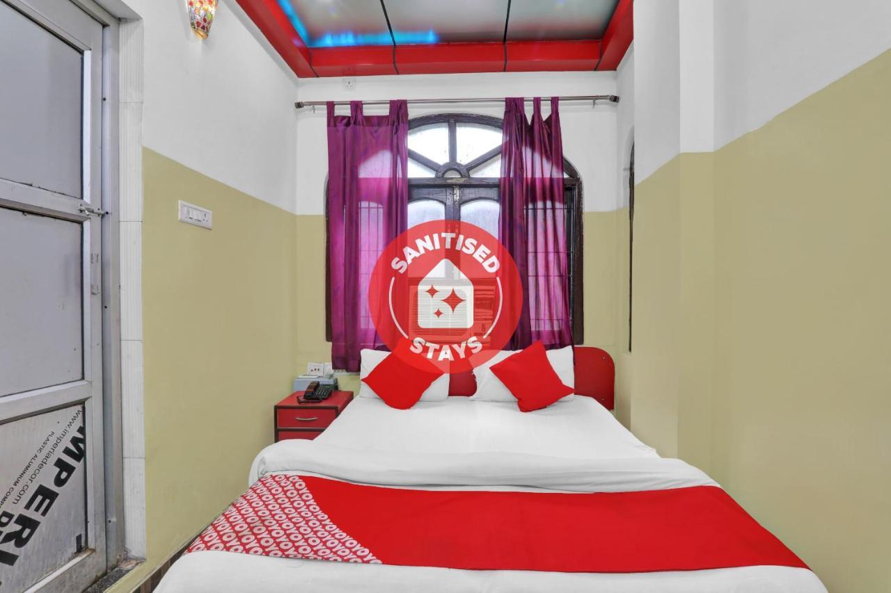 Oyo 82407 K Shree Guest House Варанасі Екстер'єр фото